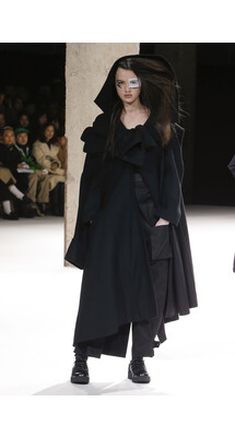 Yohji Yamamoto Fall 2018 Ready-to-Wear , Ёдзи Ямамото осень зима 2018 , Fashion show , неделя моды в Париже , PFW , Mainstyles
